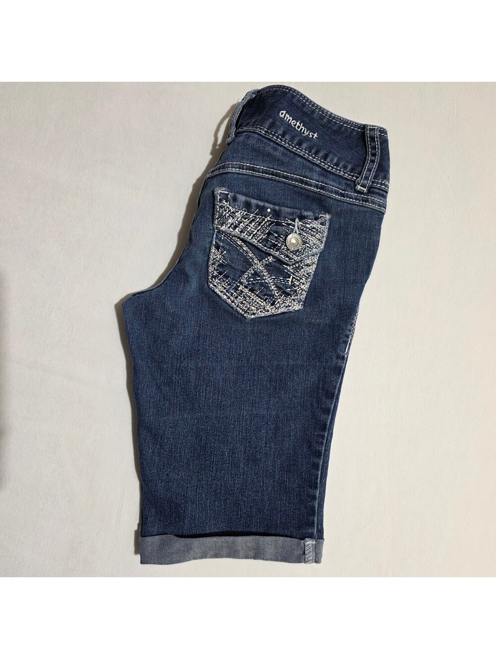 Amethyst Jeans Y2K Embroidered Bermuda Denim Shorts Rhinestone Pocket Size 0